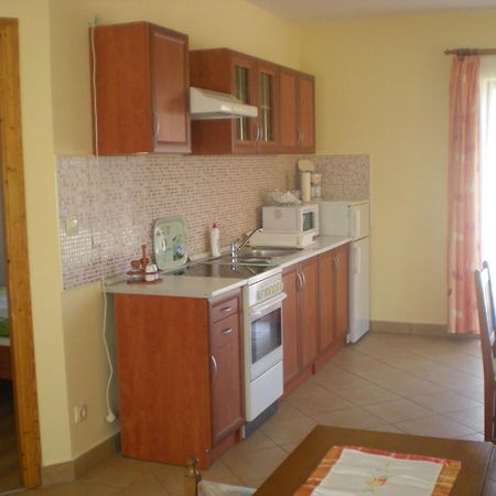 Hotel Parti Panzio Tata Zewnętrze zdjęcie