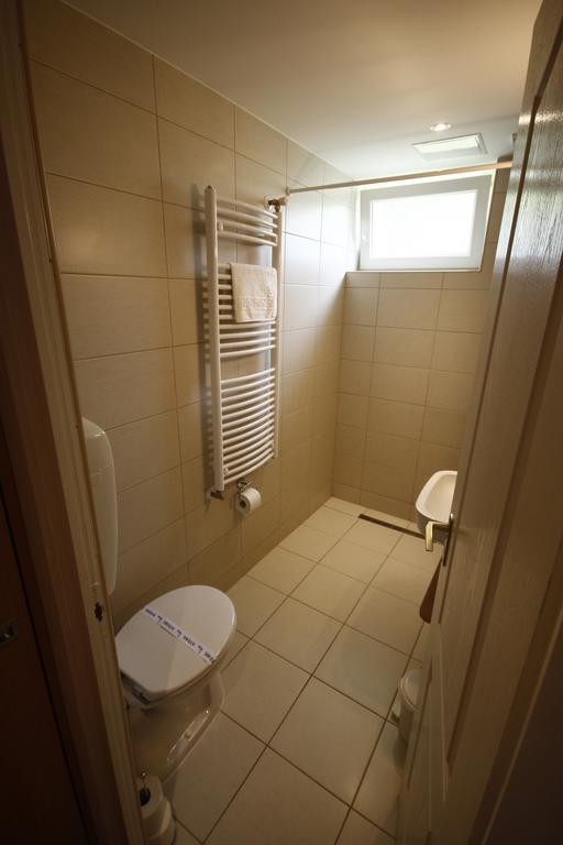 Hotel Parti Panzio Tata Zewnętrze zdjęcie
