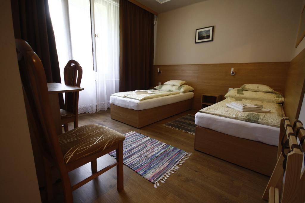 Hotel Parti Panzio Tata Zewnętrze zdjęcie