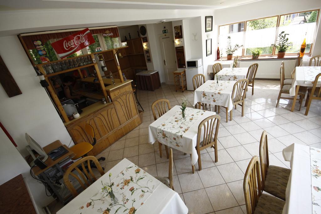 Hotel Parti Panzio Tata Zewnętrze zdjęcie