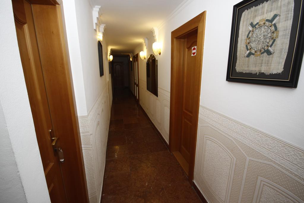 Hotel Parti Panzio Tata Zewnętrze zdjęcie