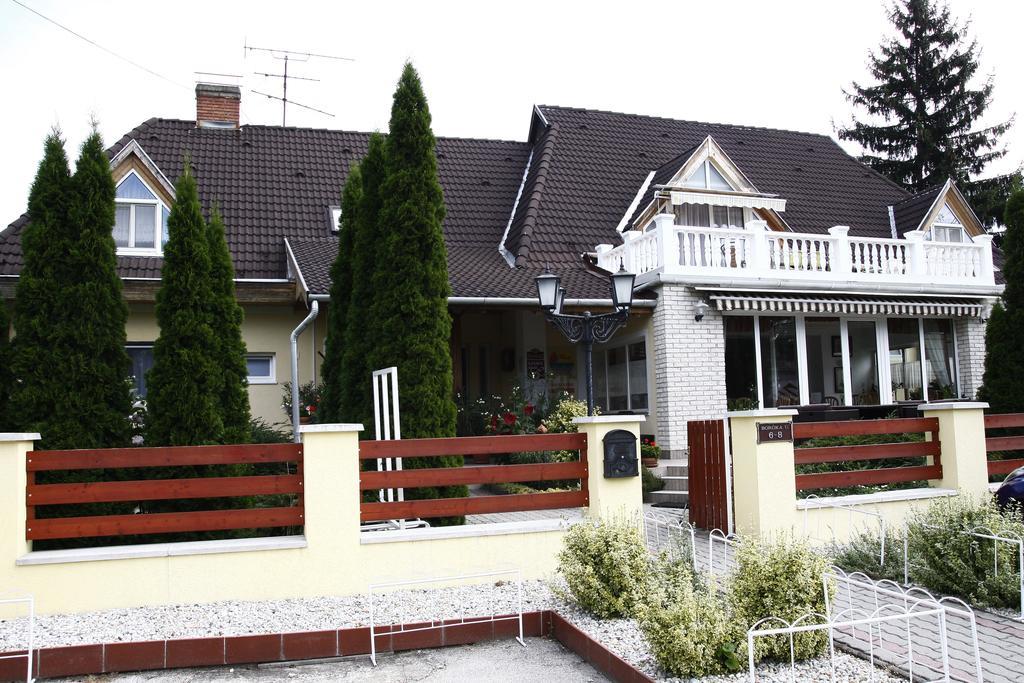Hotel Parti Panzio Tata Zewnętrze zdjęcie