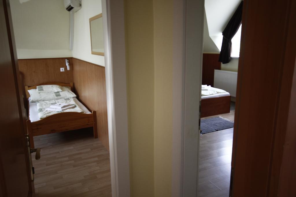 Hotel Parti Panzio Tata Pokój zdjęcie